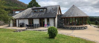 6 Bedroom Luxury Retreat Near Newcastle & Mourne Mountains | Hot Tub | Sleeps 15