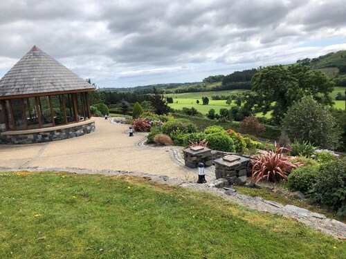 6 Bedroom Luxury Retreat Near Newcastle & Mourne Mountains | Hot Tub | Sleeps 15