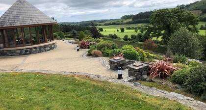 6 Bedroom Luxury Retreat Near Newcastle & Mourne Mountains | Hot Tub | Sleeps 15