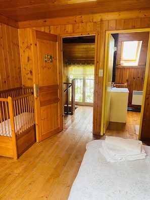 1 chambre, fer et planche Ă repasser, Wi-Fi, literie fournie