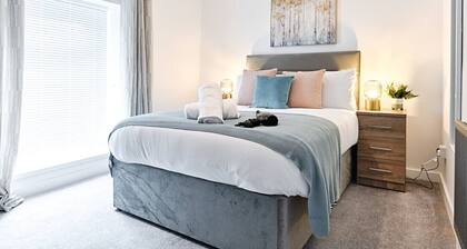 Spacious 3 Bed âą Smart TVs âą Great for Work Stays