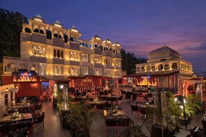 Bar (on property) - Shakuntalam Sagar - Luxury Boutique Lake View Hotel, Udaipur (Udaipur)