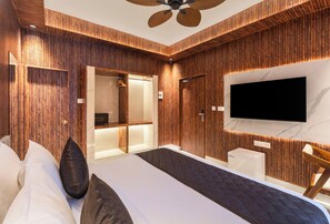 Superior Comfort Room | In-room safe, desk, soundproofing, bed sheets - Shakuntalam Sagar - Luxury Boutique Lake View Hotel, Udaipur (Udaipur)