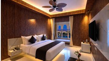 Premium Lake View Room with Bathtub