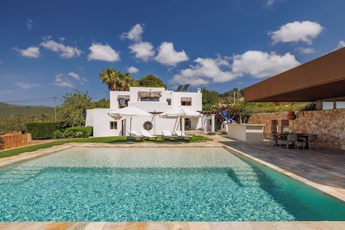 CASA SAN CARLOS Exquisite family house 300m from the village, 3km from the beach