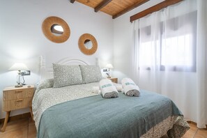 3 bedrooms, iron/ironing board, free WiFi, bed sheets - Cubo's La Carreta Rural House / Private pool / BBQ / Terrace / Free Wi-Fi (Coín)