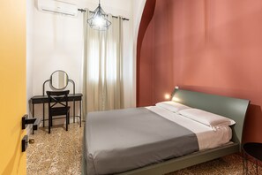 2 chambres, fer et planche à repasser, Wi-Fi gratuit, draps fournis