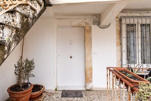 Exterior detail - Ortigia in Giallo by Wonderful Italy (Siracusa)