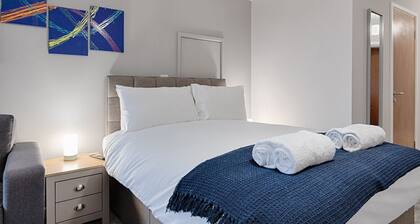 Copper House Swansea | Modern Studios with Kitchen & Parking