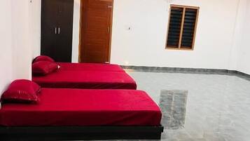 Family Room, Balcony, Mountain View | Interior