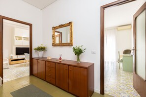 Interior - Holiday Home 'Casa Tina' with Private Pool, Wi-Fi, and Air Conditioning (Sorrento)