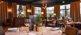 德茲萬德爾登酒店  