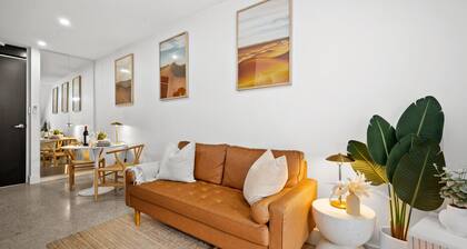 Boutique Crown Loft Studio âą CBD âą AC + Smart TV
