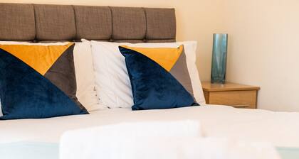 5-Bed Swansea Home with Parking | Ideal for Groups & Contractors