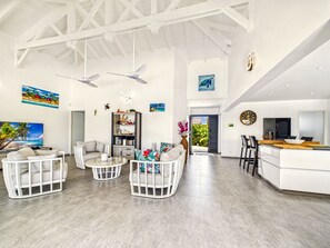 TV - Exceptional villa for 8 - Pool and terraces (Saint-François)