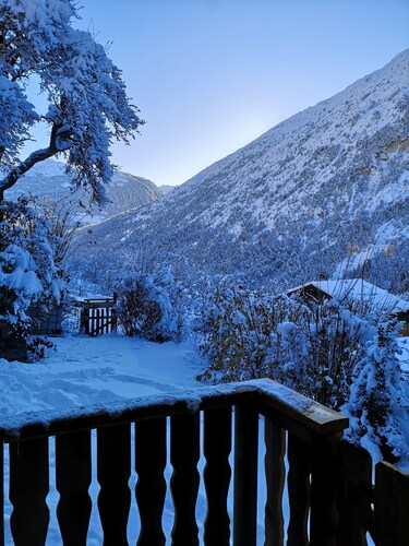 "CHALET MAIRE", Bergchalet in einem ruhigen Dorf im Herzen der Bellevilles