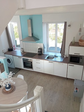 Microwave, oven, stovetop, dishwasher - Duplex sea view - Terrace - Near the sea - Rated 3*. (Trébeurden)