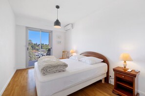 2 habitaciones, tabla de planchar con plancha, wifi y ropa de cama 