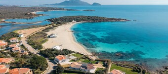 Arvella Stay I by Klodge – Beachfront Suite