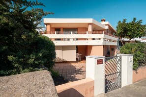 Exterior - Arvella Stay I by Klodge – Beachfront Suite (Olbia)