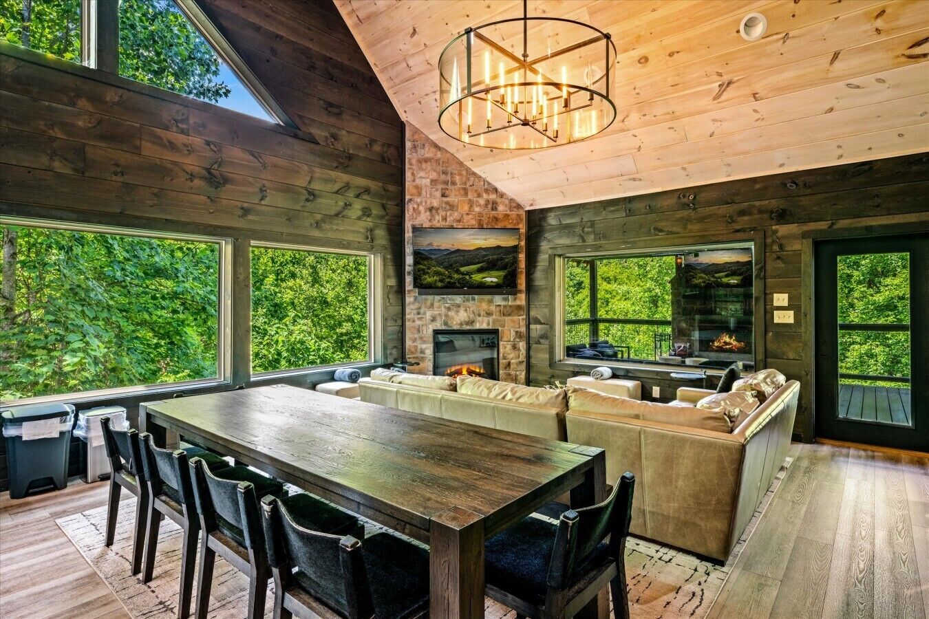 New! 5br Cabin W/hot Tub*theater*arcade*fireplace - Pigeon Forge, TN