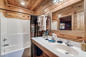 Hair dryer, towels - Peaceful Cabin w/MTN Views*Hot Tub*Fireplace*Quiet (Sevierville)