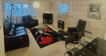 2 bedroom town centre apartmnet with free parking