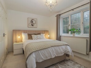 2 bedrooms, individually decorated, individually furnished, free WiFi - 42 Ynys Y Nos (Neath)