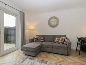 Living area - 42 Ynys Y Nos (Neath)
