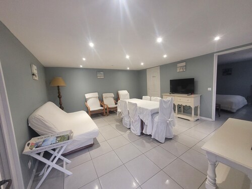 Gite chez Matos. Maison entière avec cour 6 pers. Animaux de compagnie acceptés