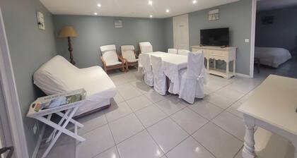 Gite chez Matos. Maison entiÚre avec cour 6 pers. Animaux de compagnie acceptés