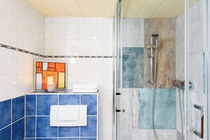 Hair dryer, towels, soap, toilet paper - "Sunshine" in harmony and color (Quedlinburg)