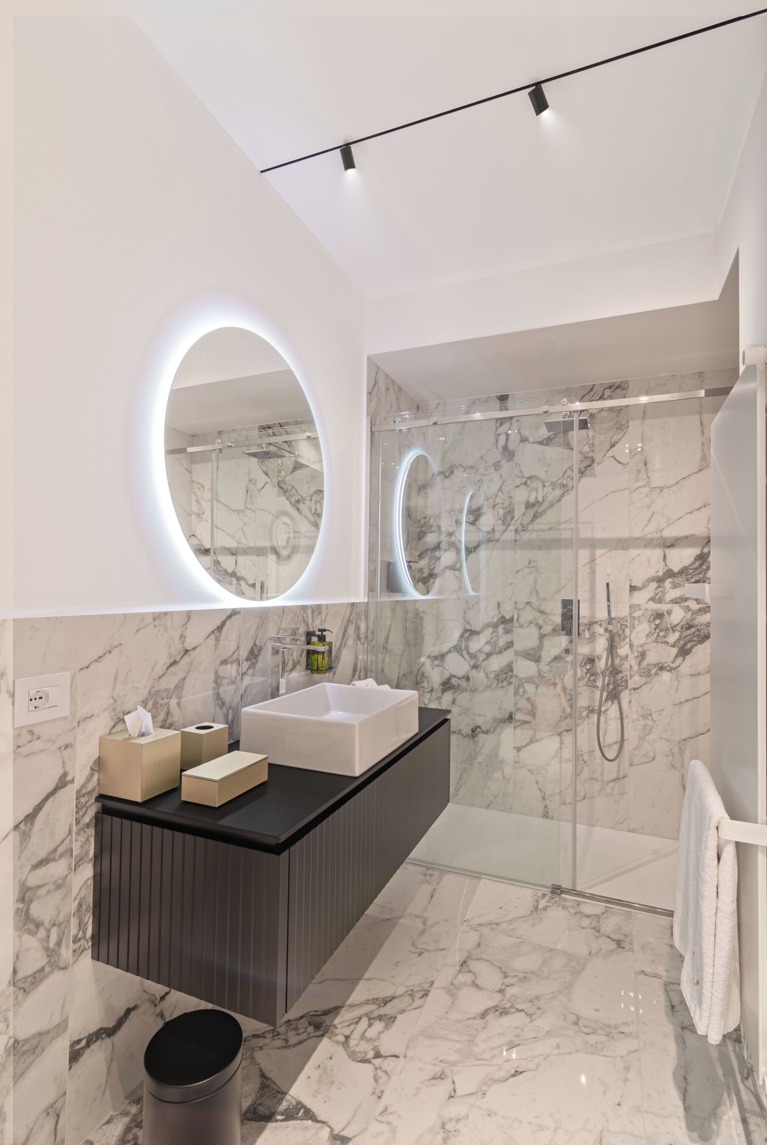 Family Suite | Bathroom | Slippers