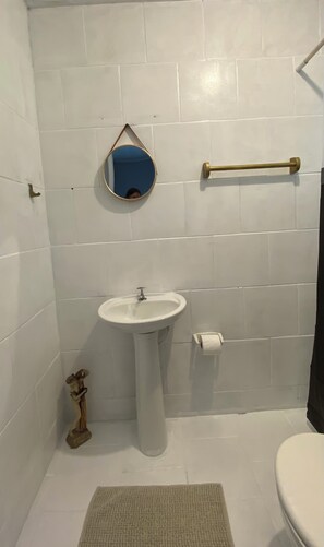 Habitación cuádruple familiar | Baño