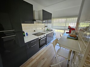 Fridge, microwave, oven, stovetop - Antibes Studio Vauban Top Floor with Sea View (Antibes)