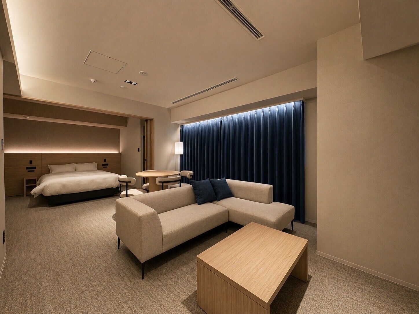 Queen Suite | Living area