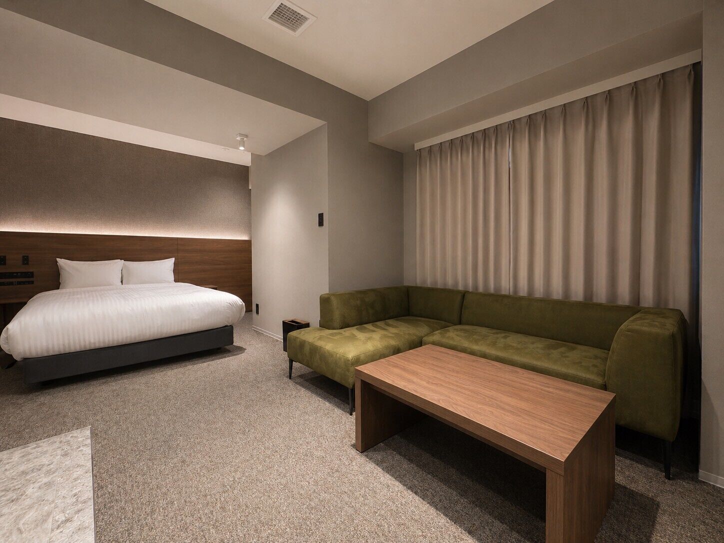 Standard Studio | Bathroom