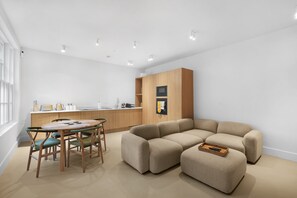 Standard House | Dining - The Sherlock Luxury Mews Designer 2 Bdr (London)