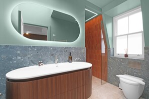 Standard House | Bathroom - The Sherlock Luxury Mews Designer 2 Bdr (London)