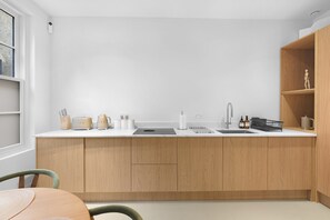 Private kitchen - The Sherlock Luxury Mews Designer 2 Bdr (London)