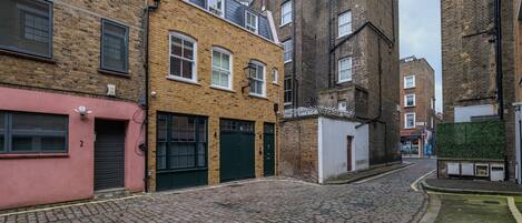 บริเวณภายนอก