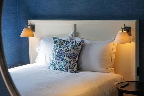 Unit with double bed. Exact unit will be assigned upon arrival. Views, colors, and decor may vary.