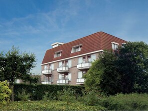 Exterior - Bike, Hike & Dine: Scenic Adventures from a Quiet Riverside Stay Near Nijmegen (Ooij)