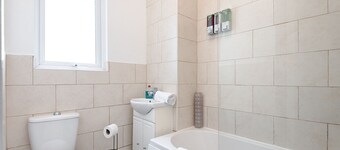 4-Bed Swansea Home with Garden | Sleeps 11 | Ideal for Groups