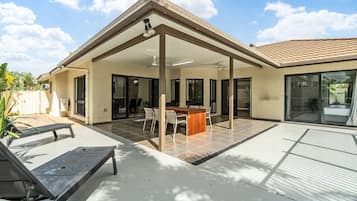 House, Smoking