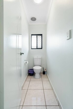 House | 4 bedrooms - Zen Orient Luxurious 4BR Oasis With Private Pool (Darwin)
