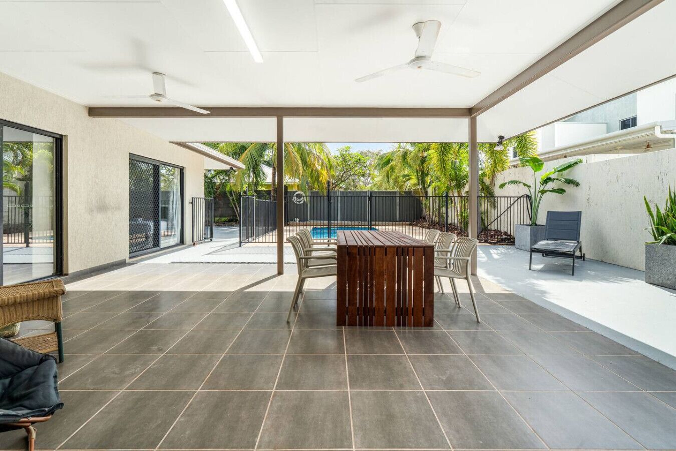 House, Smoking