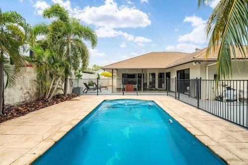 Zen Orient Luxurious 4BR Oasis With Private Pool