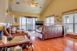 Interior - Amazing Waterfront Views & Sauna: Canyon Lake Home (Canyon Lake)