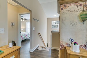 House (5 Bedrooms) | Interior